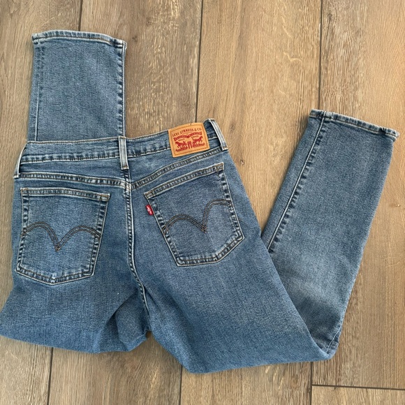 Levi’s Wedgie Straight Jeans High Rise Button Fly Cropped Women’s Size 31 - Picture 7 of 11